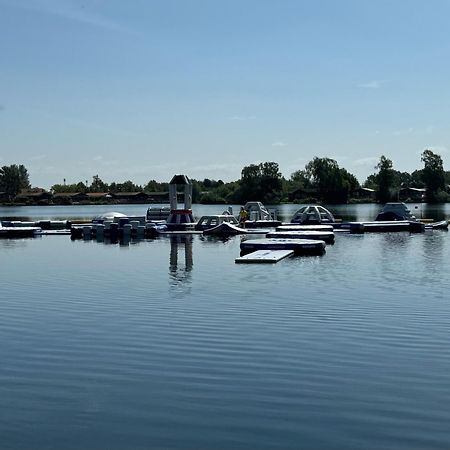 Fable Lodge Tattershall Lakes - Luxury Lakeside Lodge With Hot Tub Extérieur photo