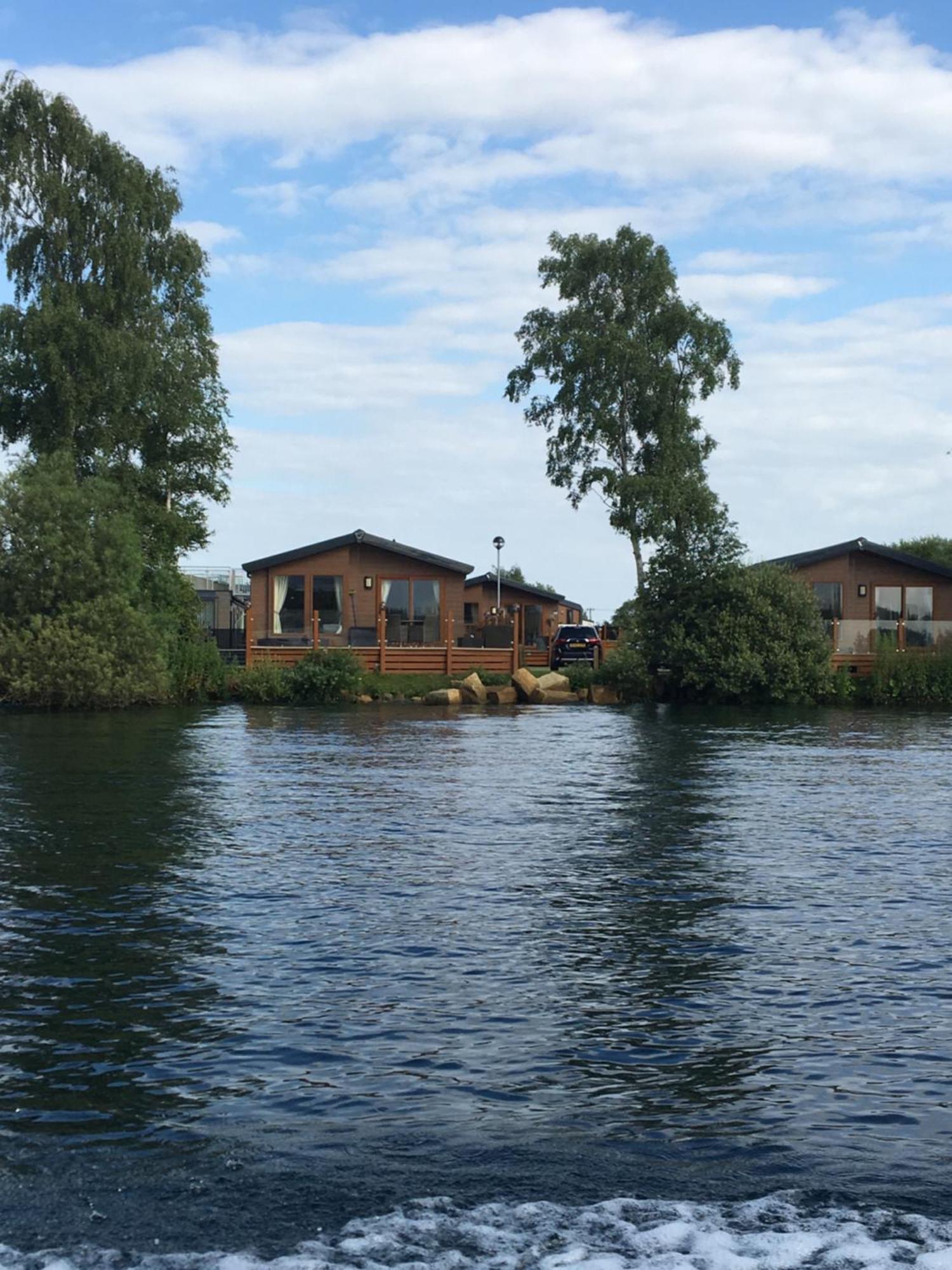 Fable Lodge Tattershall Lakes - Luxury Lakeside Lodge With Hot Tub Extérieur photo