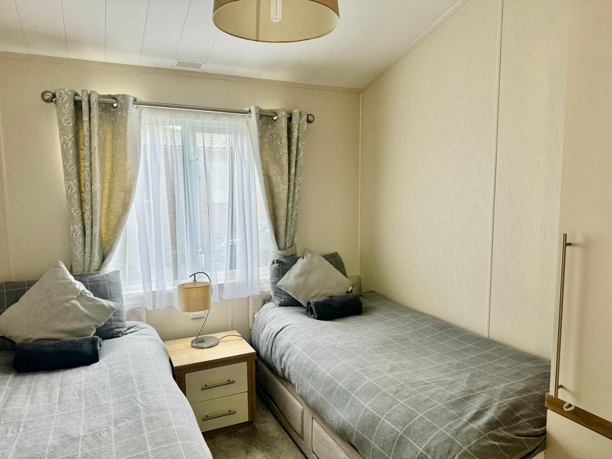 Fable Lodge Tattershall Lakes - Luxury Lakeside Lodge With Hot Tub Extérieur photo